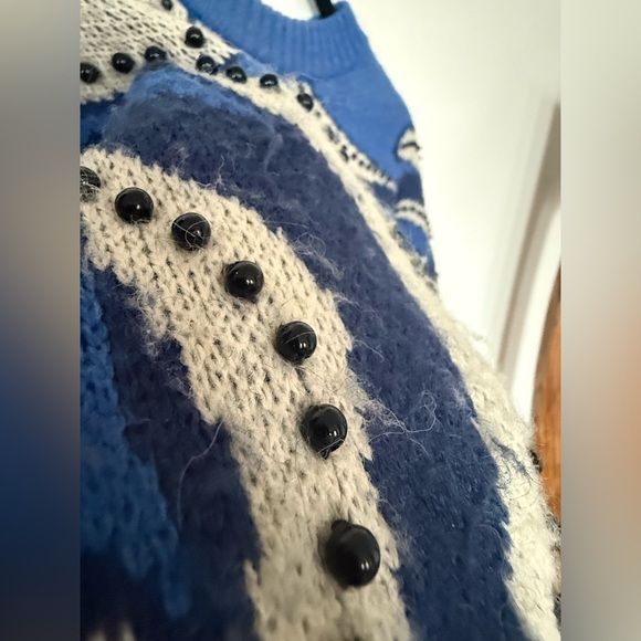 Farm Rio Cropped Banana Sweater - Picture 6 of 13